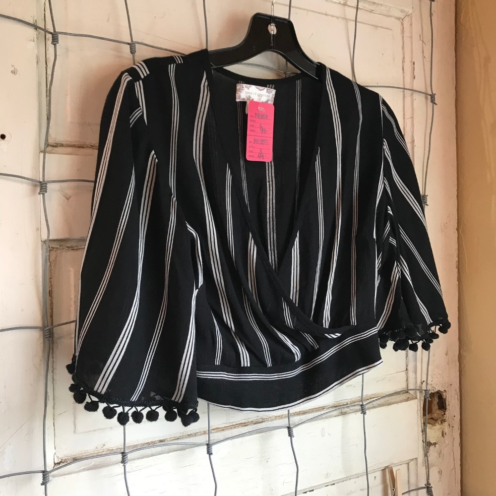 NWT Band of Gypsies Cropped 3/4 Bell Sleeve Top - Picture 2 of 6